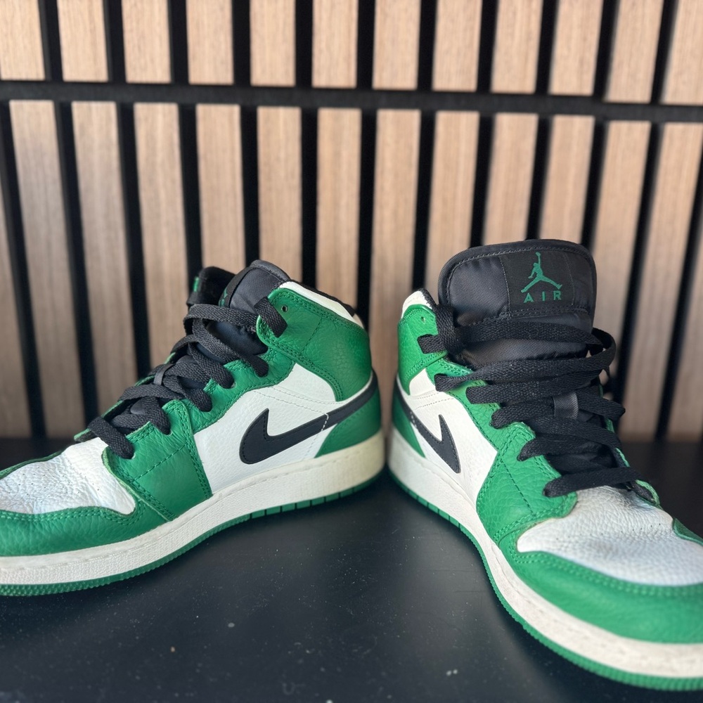 Jordan Green and Black Sneakers for Style and Comfort